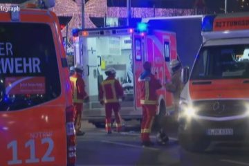 Räddningspersonal i Berlin hjälper skadade efter attentatet