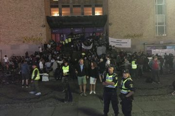 Demonstration utanför Medborgarplatsen i Stockholm