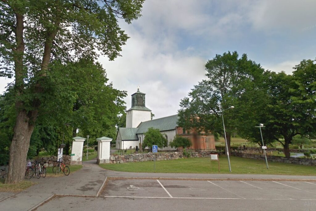 Kyrka i Spånga brandbombad