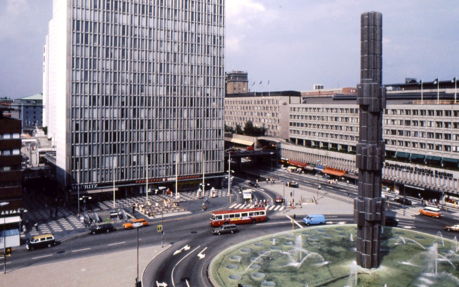 Sergels torg, Wikipedia.