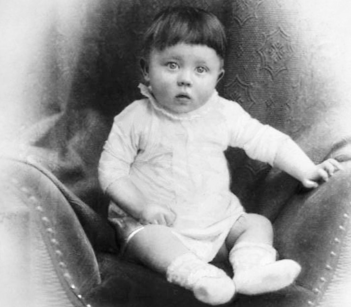 Adolf Hitler, Wikipedia.
